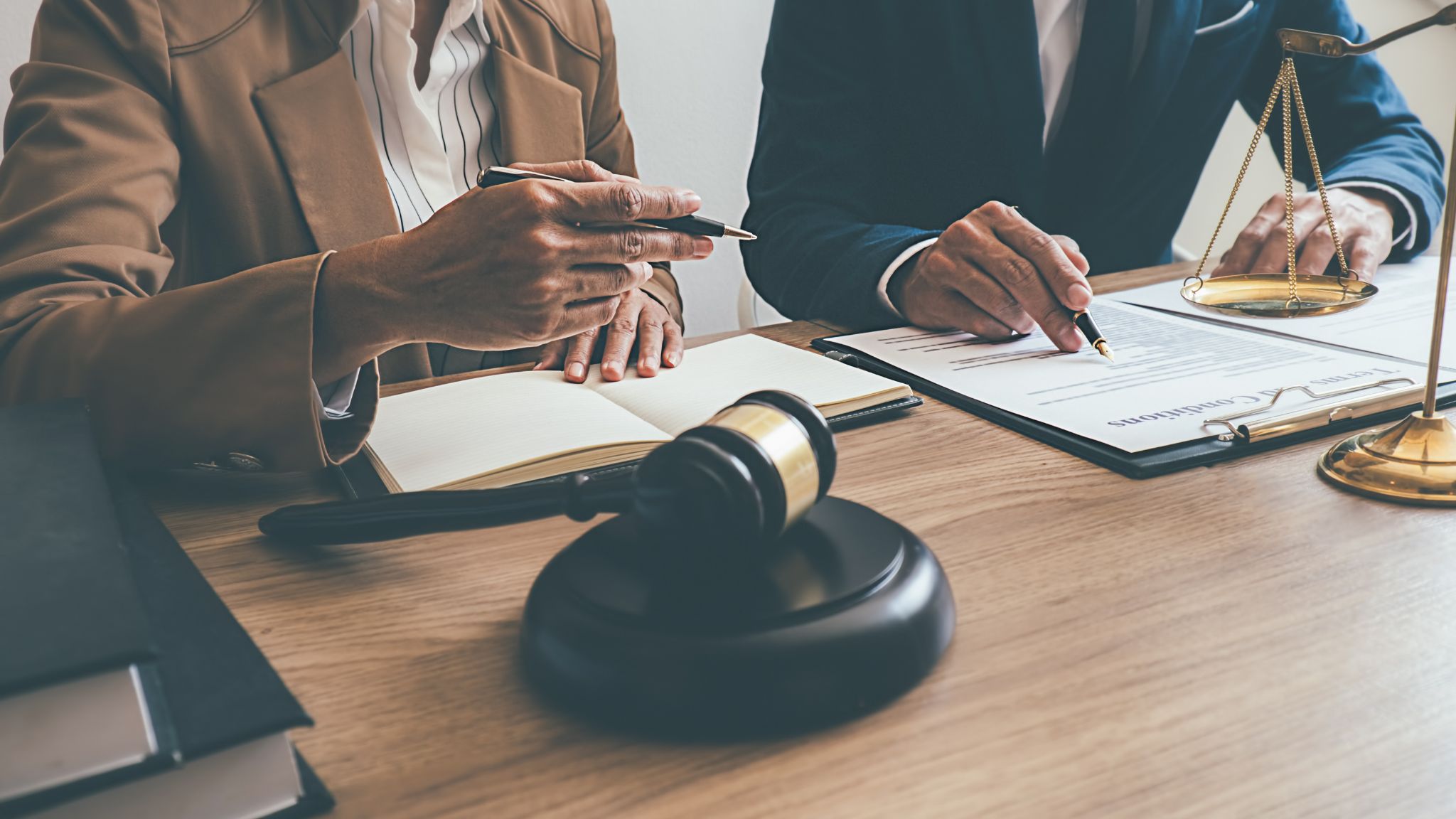 Lawyers discussing Wrongful Death Laws in Arizona